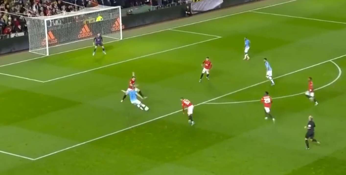 Kevin De Bruyne Phil Jones Manchester United Manchester City 2020