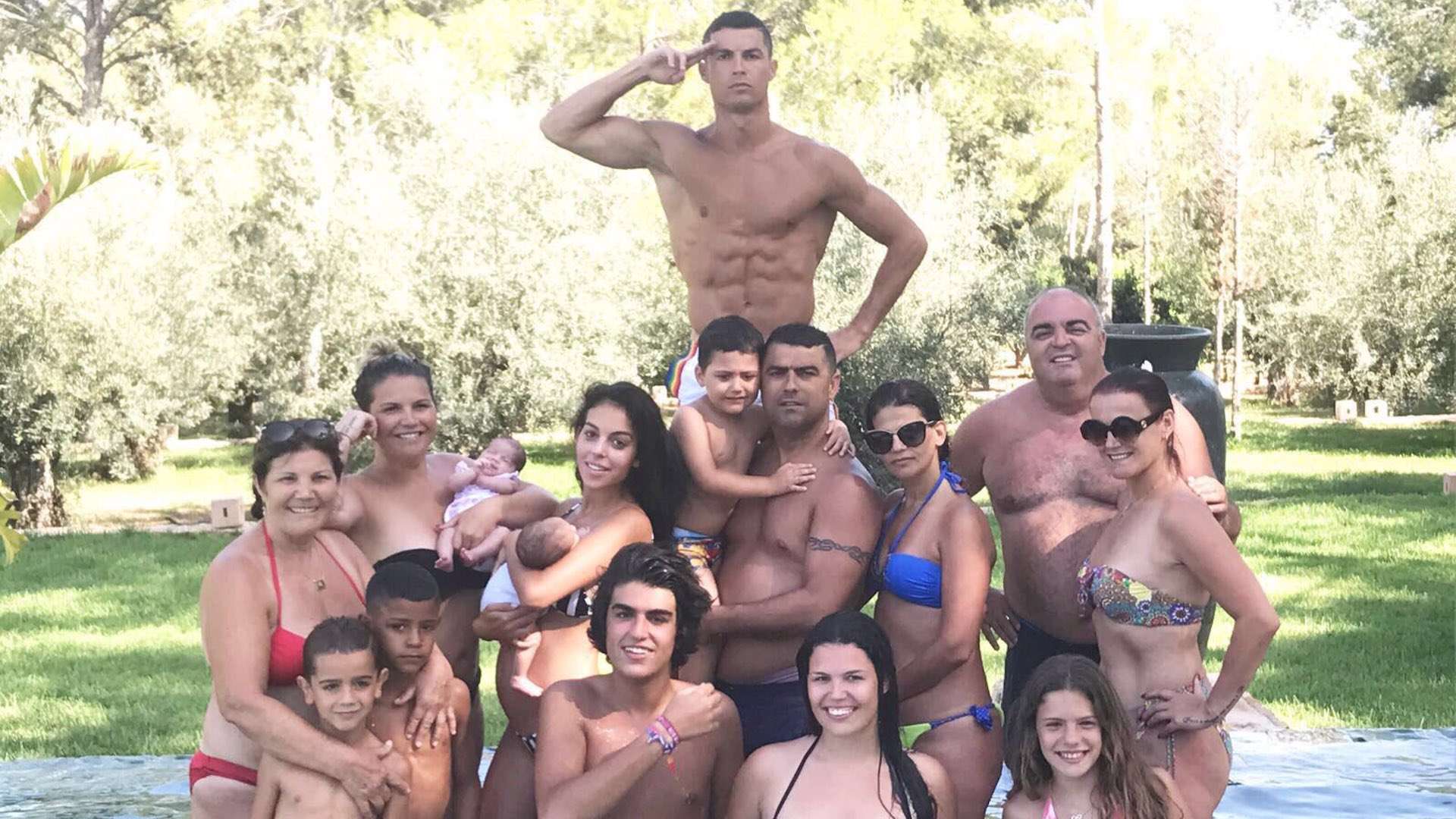 Cristiano Ronaldo y su familia