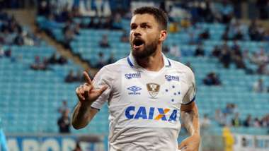 Rafael Sobis Gremio Cruzeiro Brasileirao 11102017