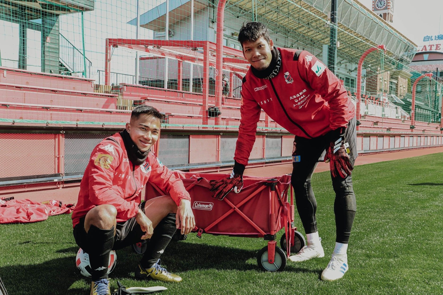 ชนาธิป สรงกระสินธ์ - กวินทร์ ธรรมสัจจานันท์