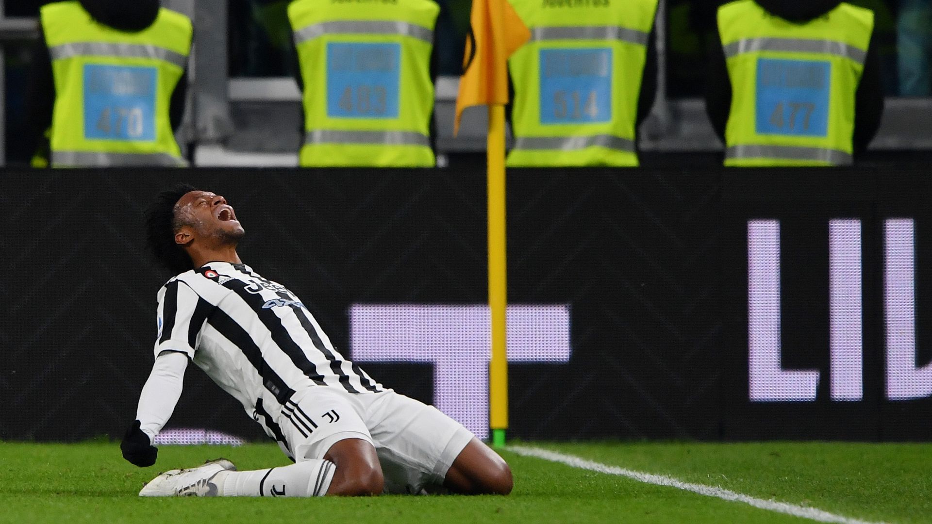 Cuadrado celebrating Juventus Fiorentina Serie A