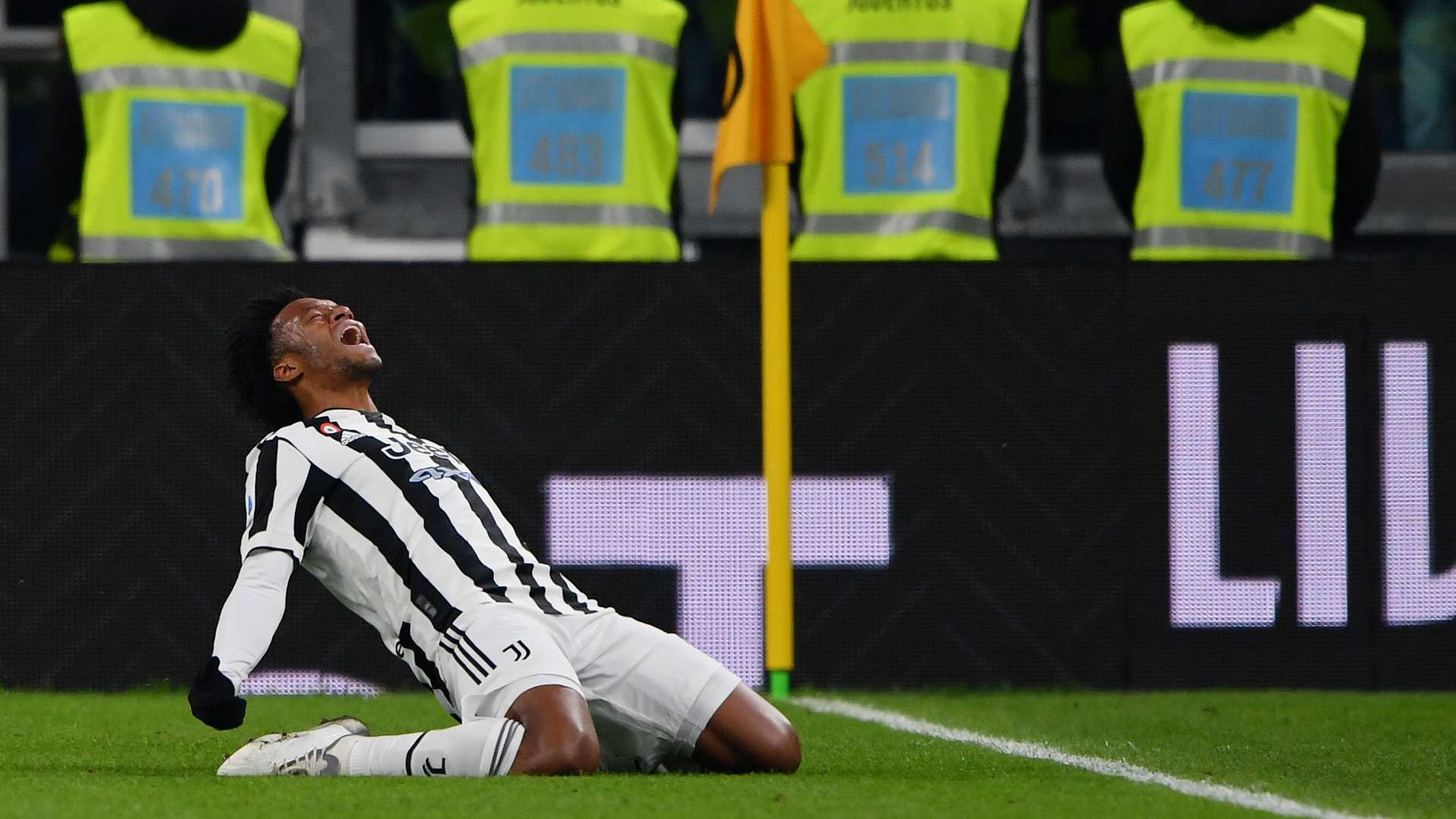 Cuadrado celebrating Juventus Fiorentina Serie A