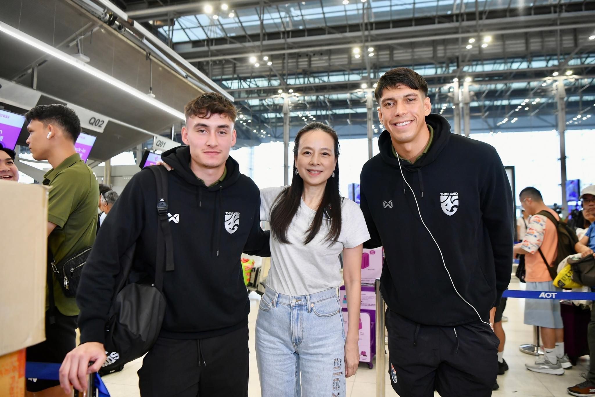 นวลพรรณ ล่ำซำ