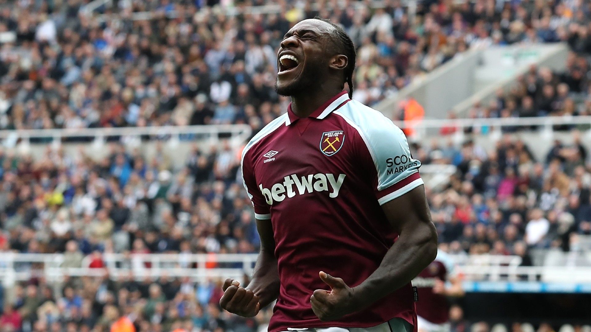 Michail Antonio Newcastle vs West Ham Premier League 2021-22