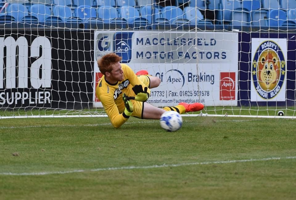 Bogdán Ádám saves penalty