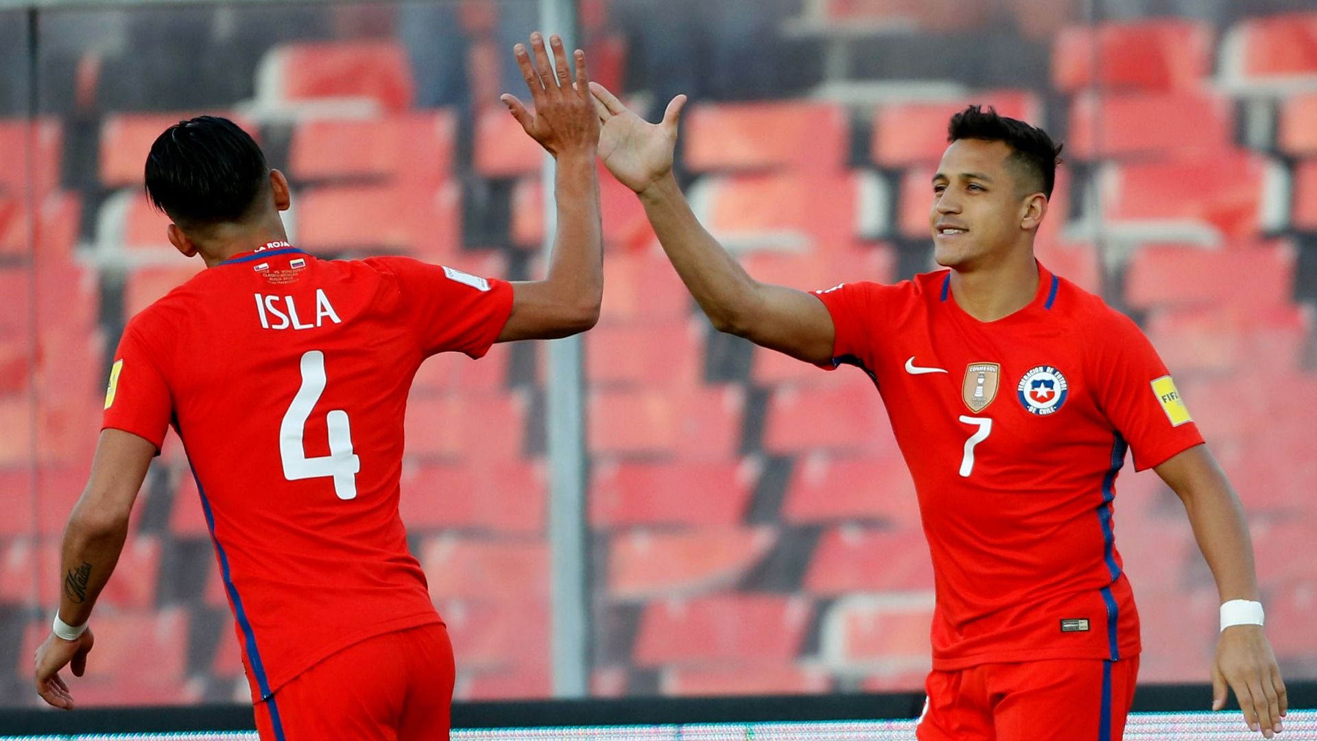Mauricio Isla - Alexis Sánchez