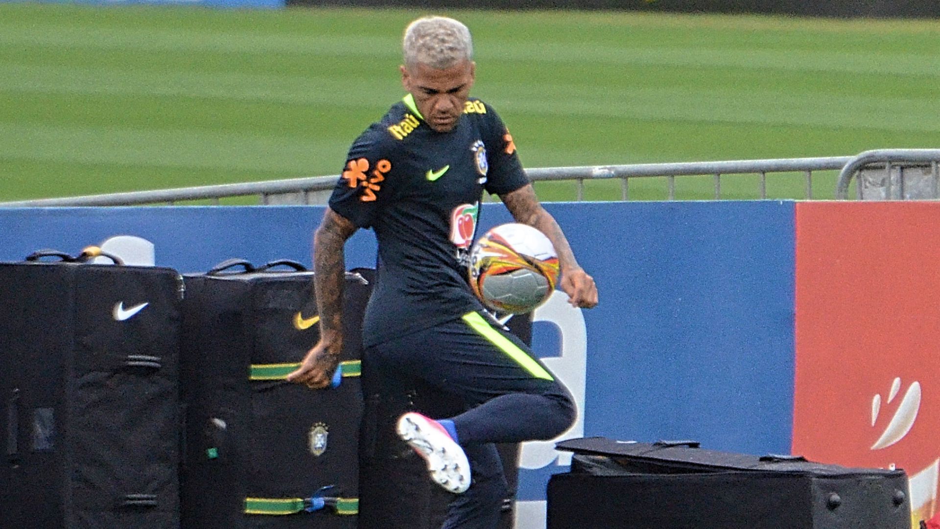 Daniel Alves Seleção Brasil treino 04 10 2017