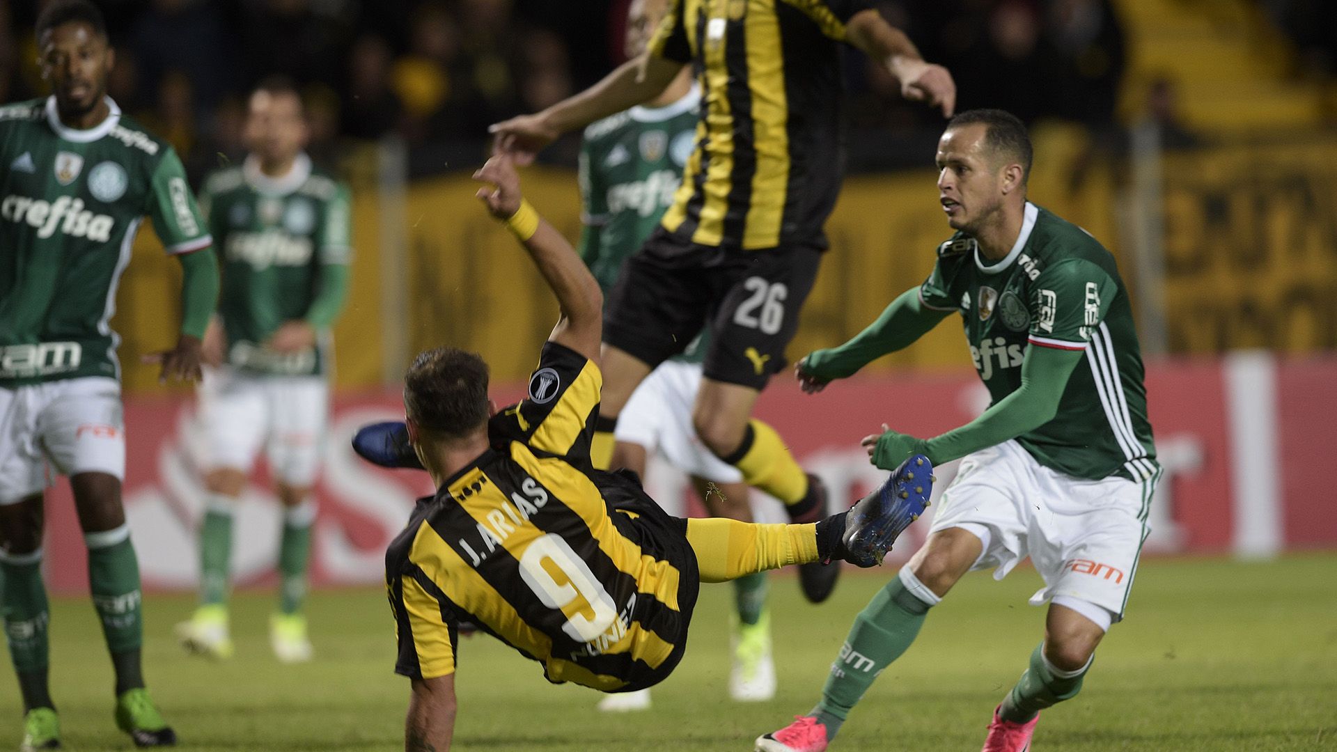 Alejandro Guerra Junior Arias Penarol Palmeiras Libertadores 26042017