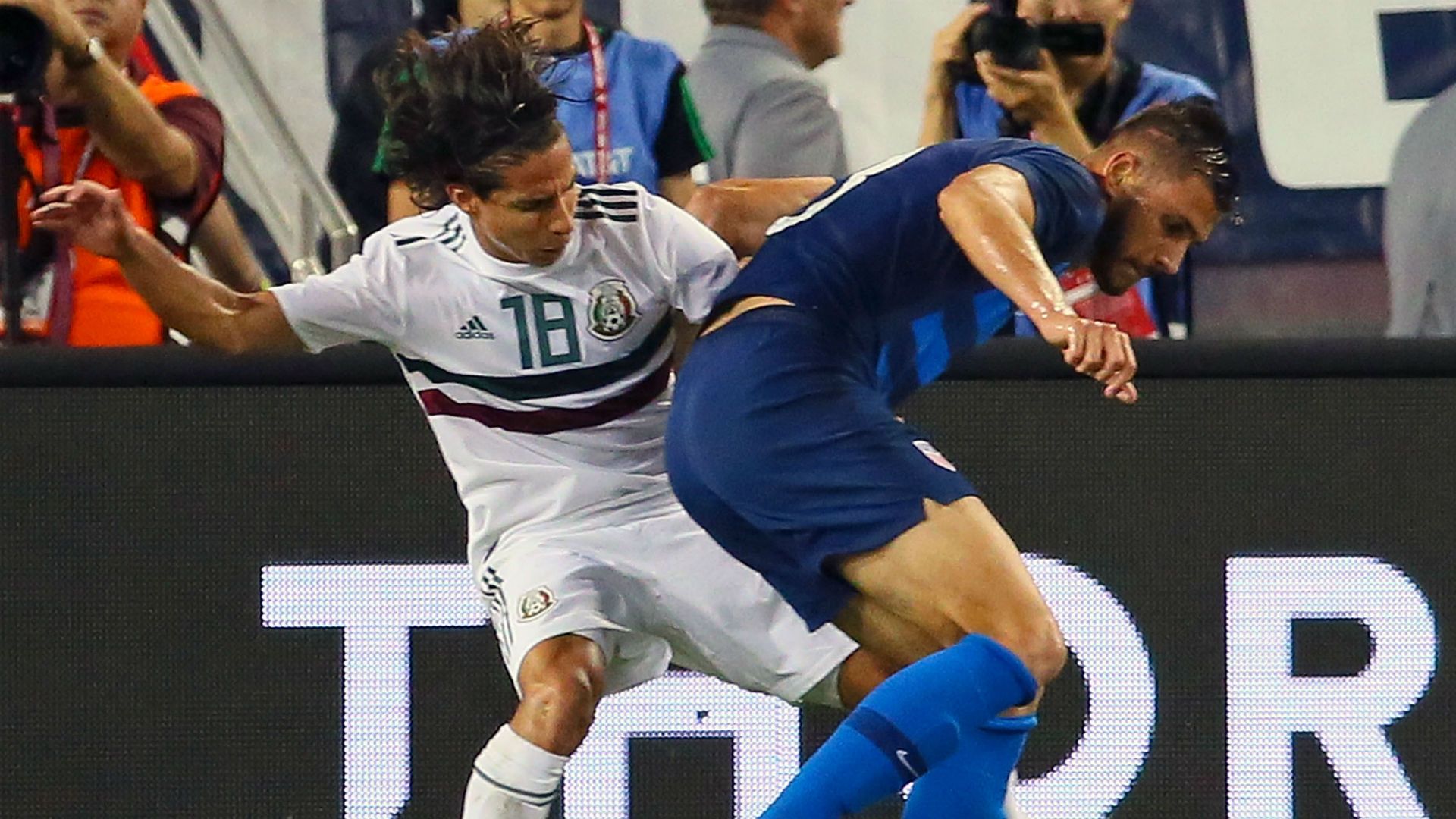 Diego Lianez Matt Miazga USA Mexico 2018