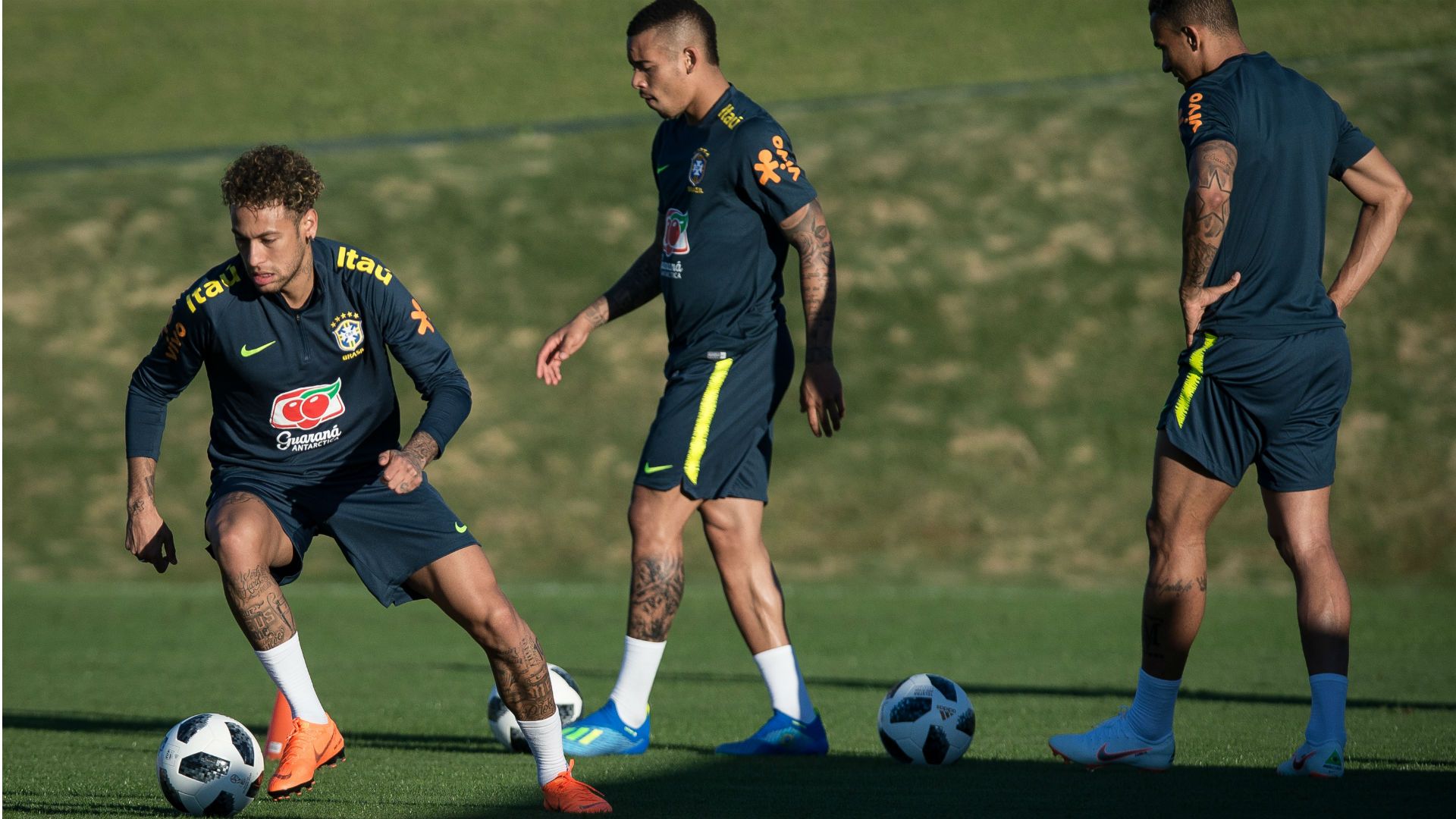 Neymar Gabriel Jesus Danilo Granja Comary Seleção 22 05 2018