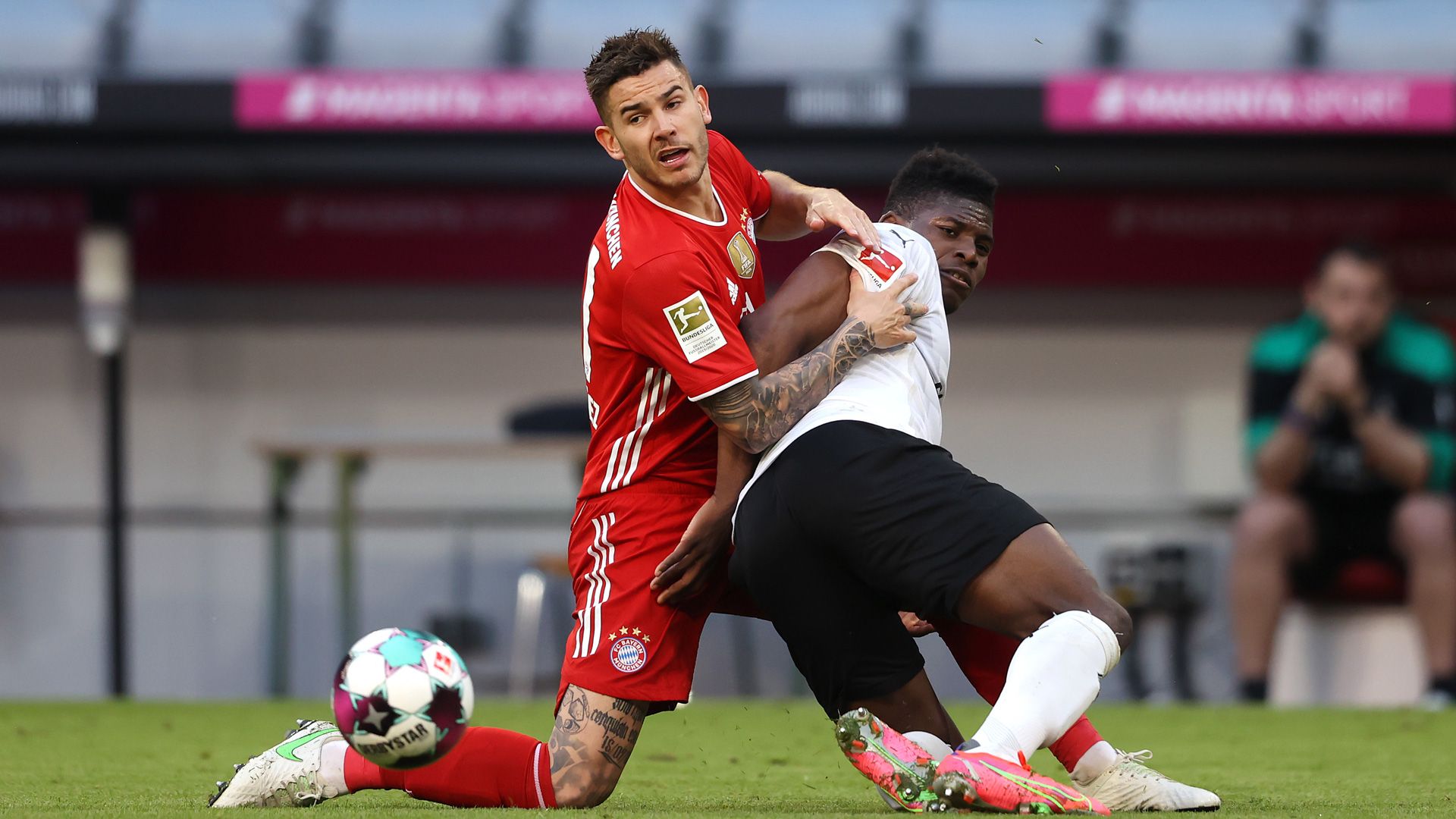 Lucas Hernandez FC Bayern Gladbach 0521