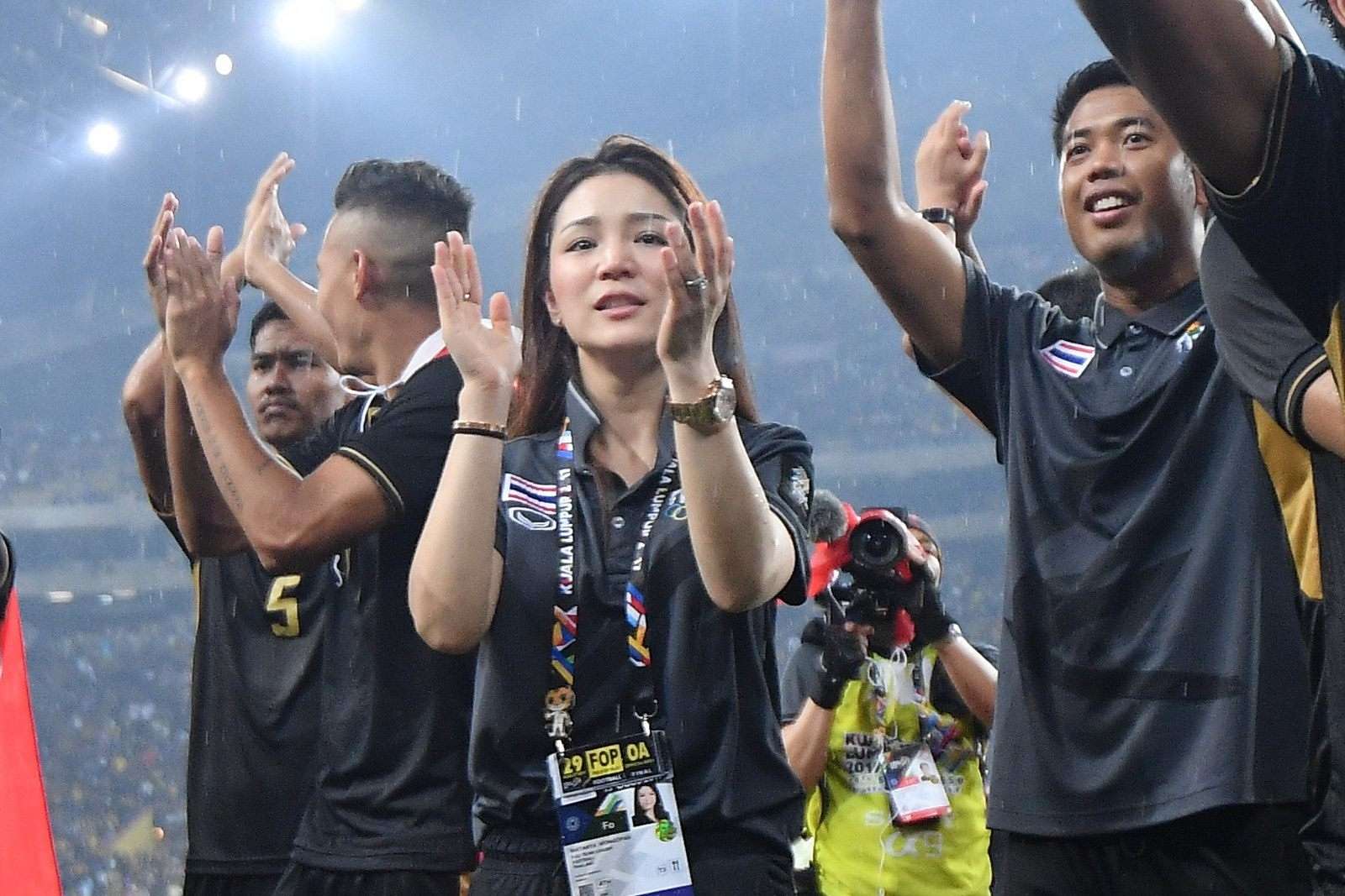 วทันยา วงษ์โอภาสี