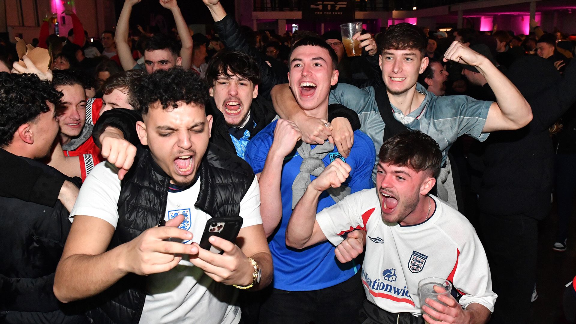 Englan fans - World Cup 2022