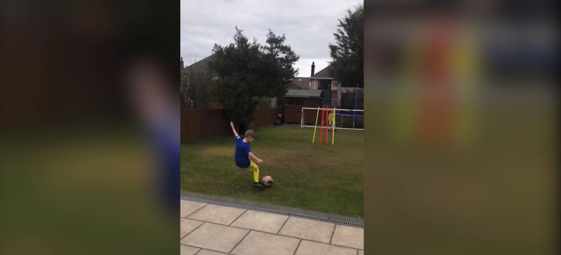 JUNGE FUSSBALLER TORE IMITATION RONALDO ROONEY BECKHAM