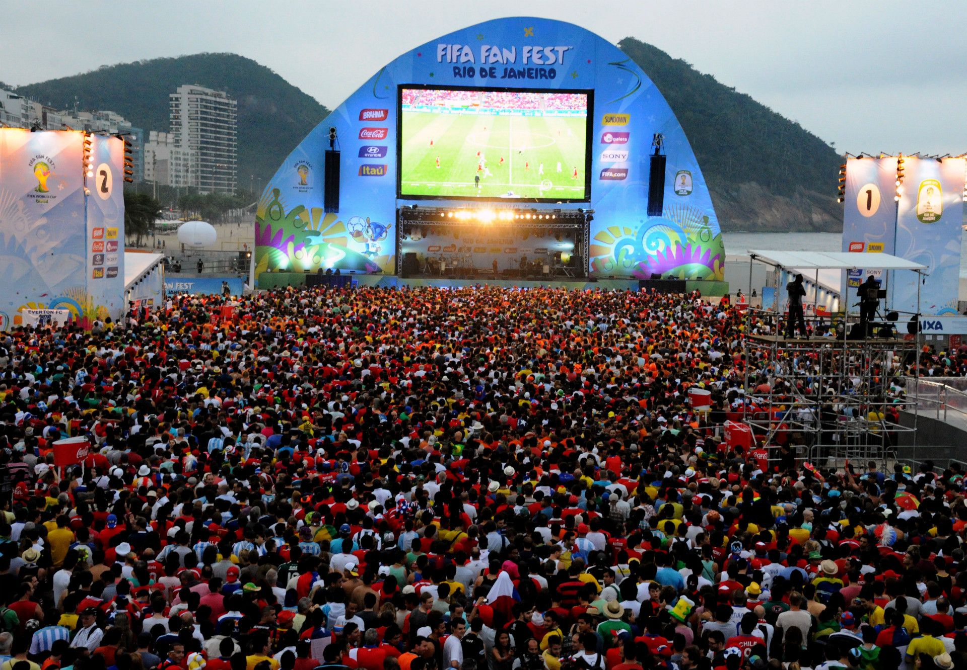 Fan Zone Spain Chile 2014 World Cup Group B 06182014
