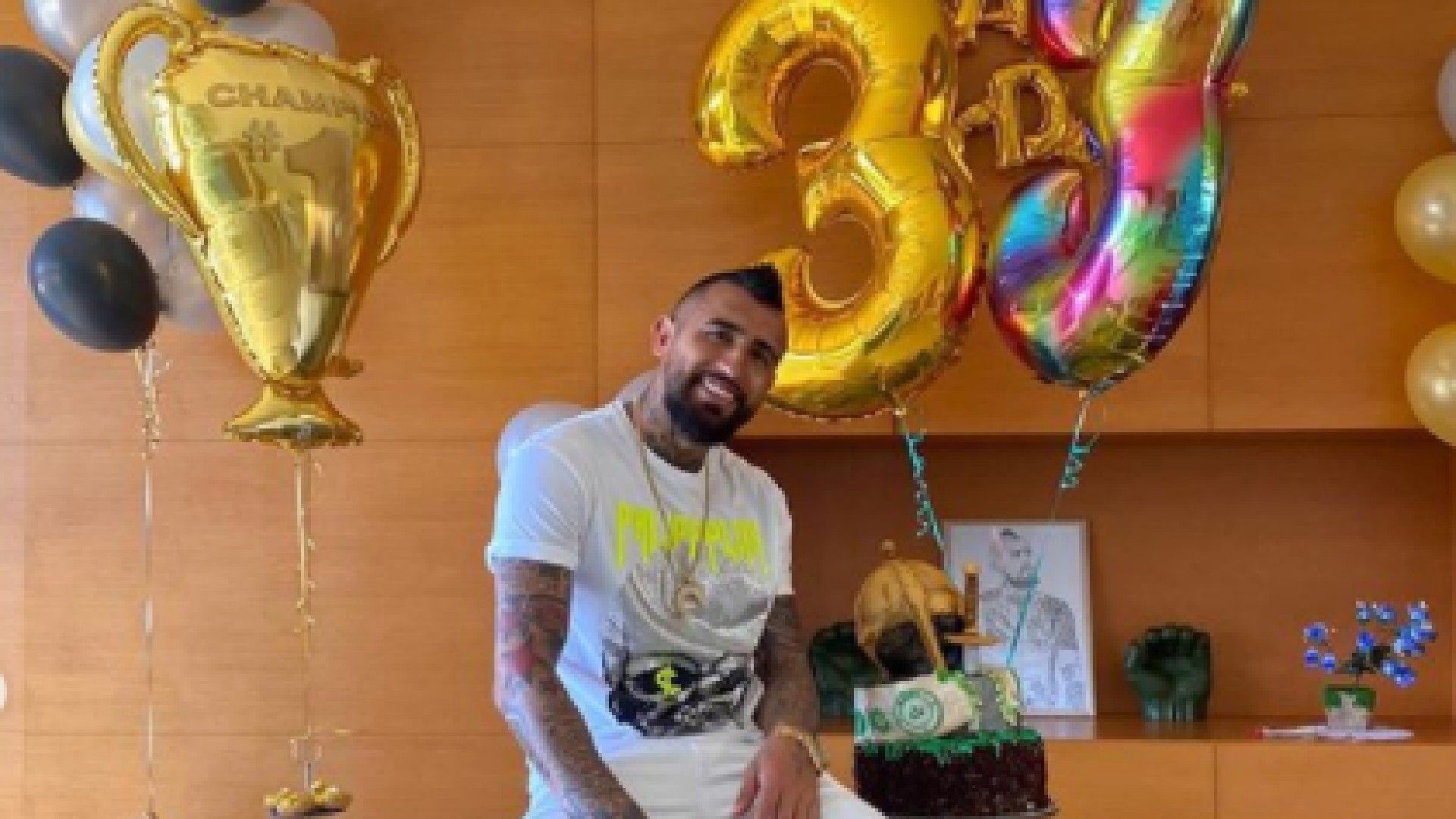 Arturo Vidal 33