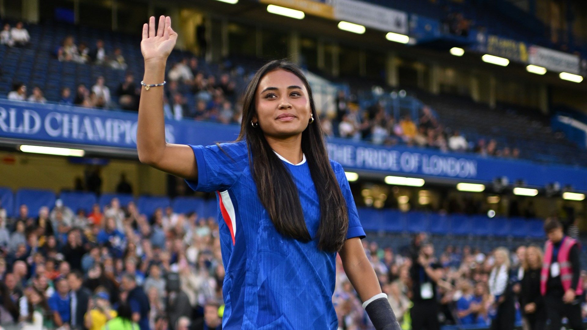 Alyssa Thompson Chelsea unveiling Stamford Bridge