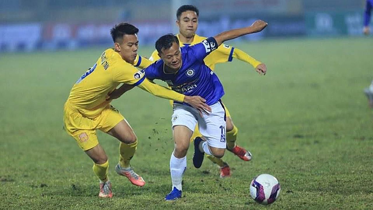 Hoang Xuan Tan Pham Thanh Luong Nam Dinh Ha Noi V.League 2021
