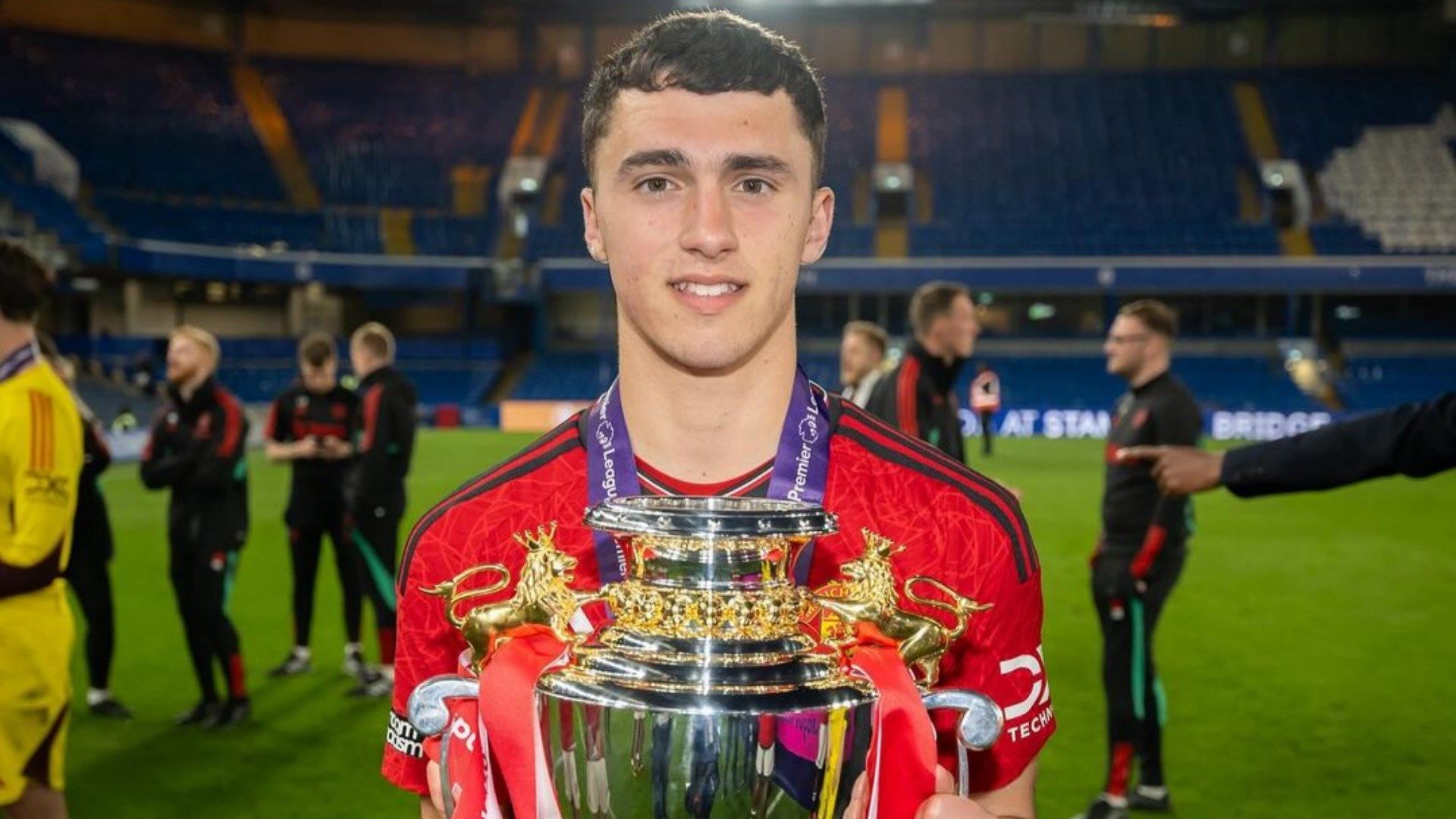 James Scanlon Man Utd trophy