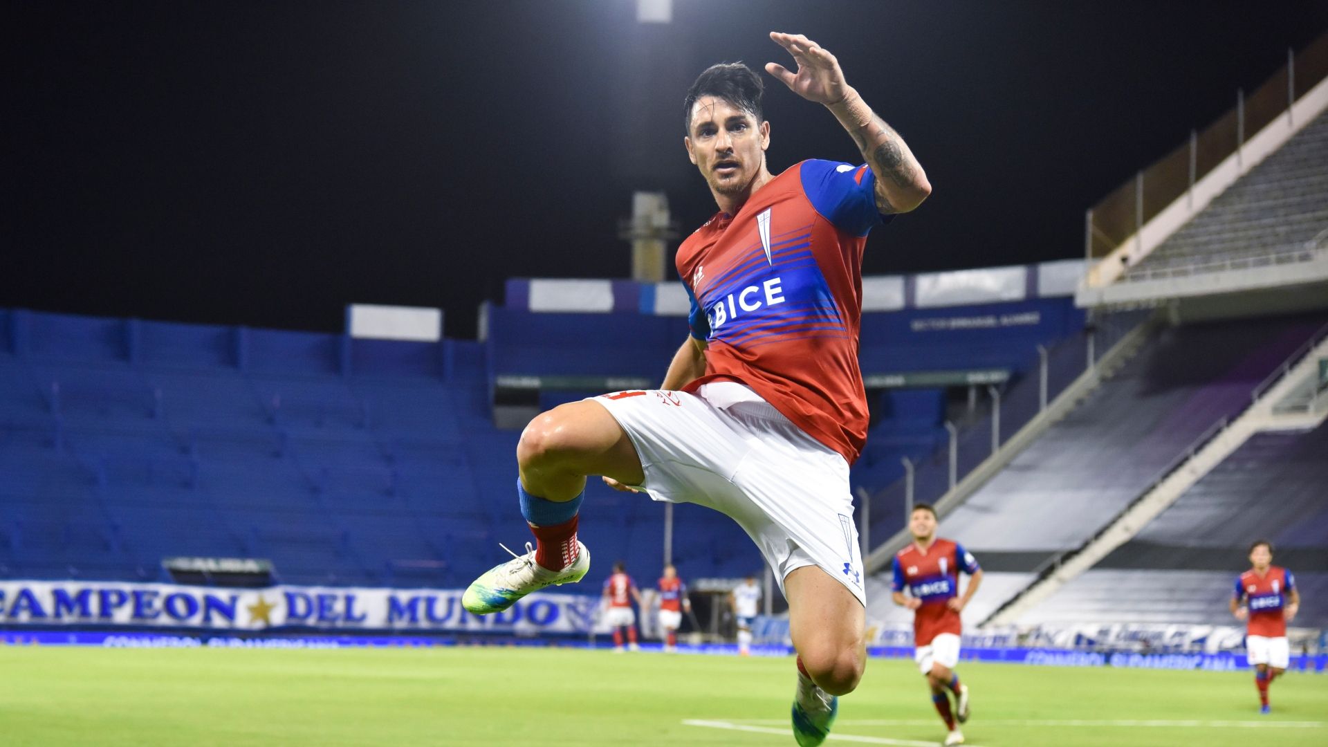 081220 Vélez Universidad Católica Fernando Zampedri