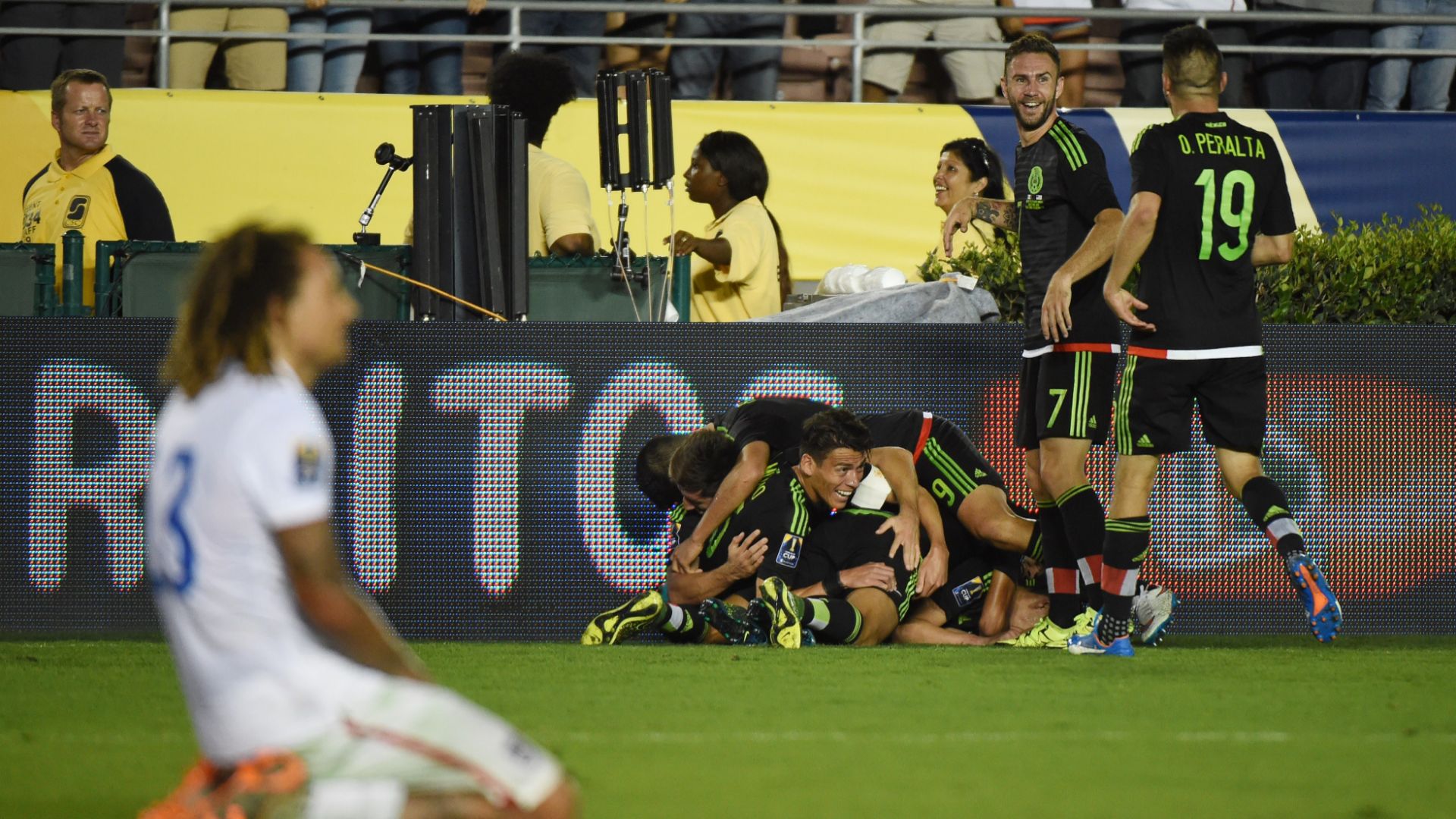 USMNT Mexico 2015
