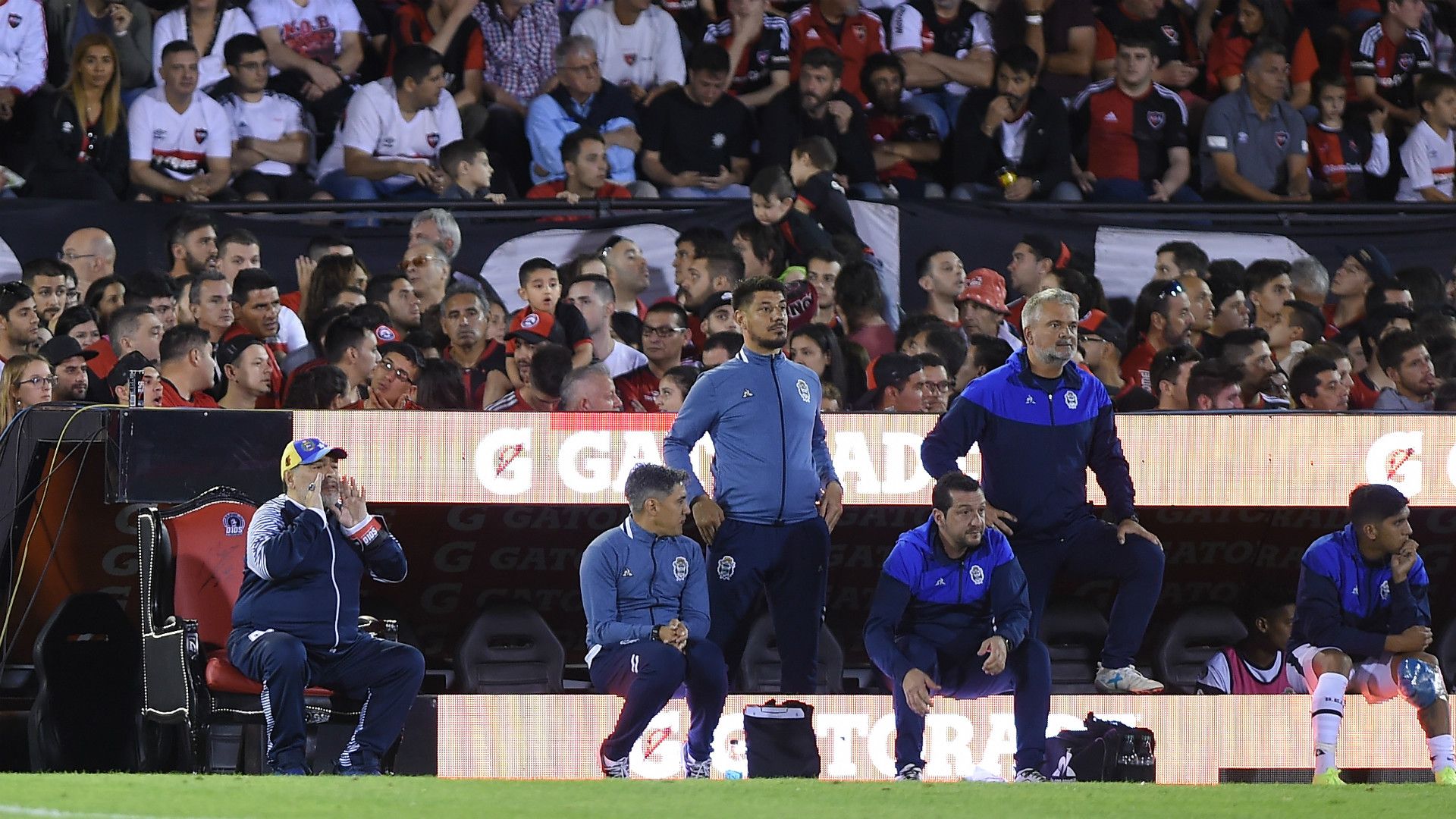 Diego Maradona Newells Gimnasia Superliga 29102019