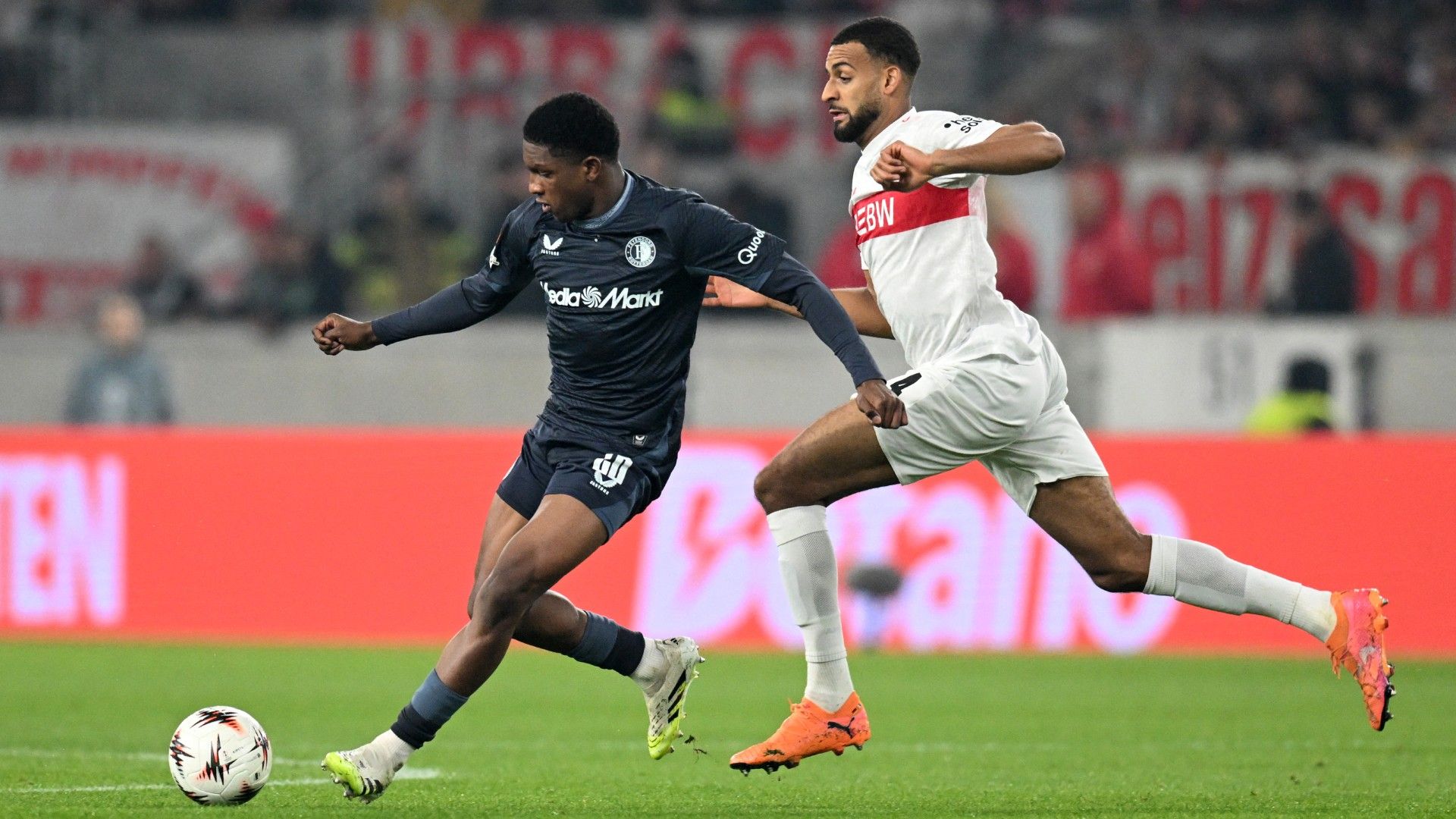 GIVAIRO READ FEYENOORD JOSHA VAGNOMAN STUTTGART
