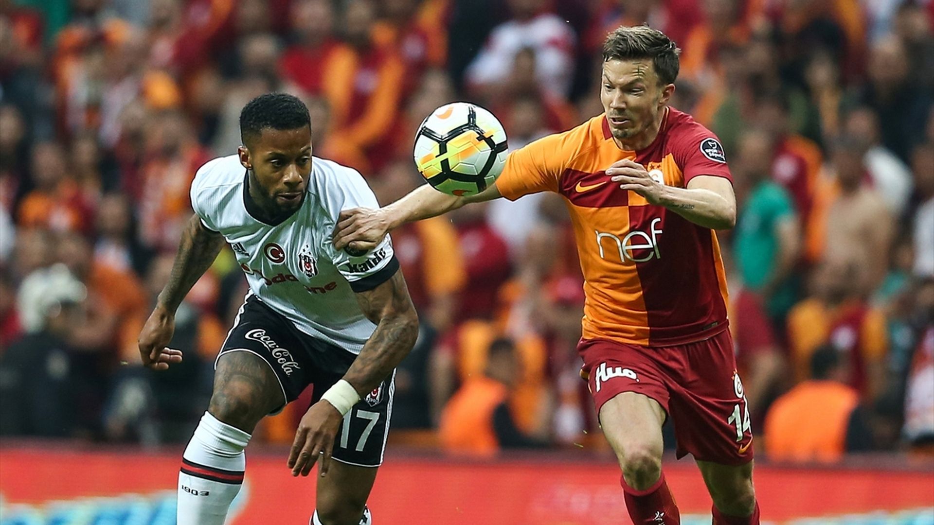 Jeremain Lens Martin Linnes Galatasaray Besiktas 4292018