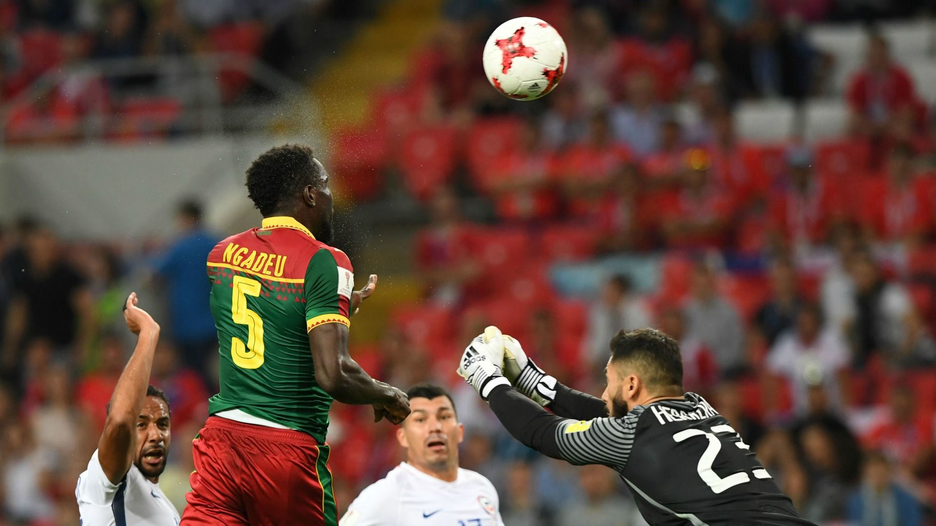 Johnny Herrera Gary Medel Jean Beausejour Ngadeu-Ngadjui Chile Cameroon 180617