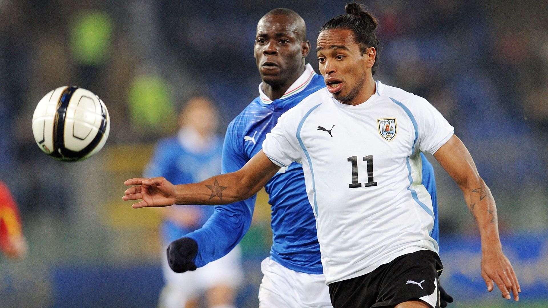 Balotelli Alvaro Pereira Italia Uruguay