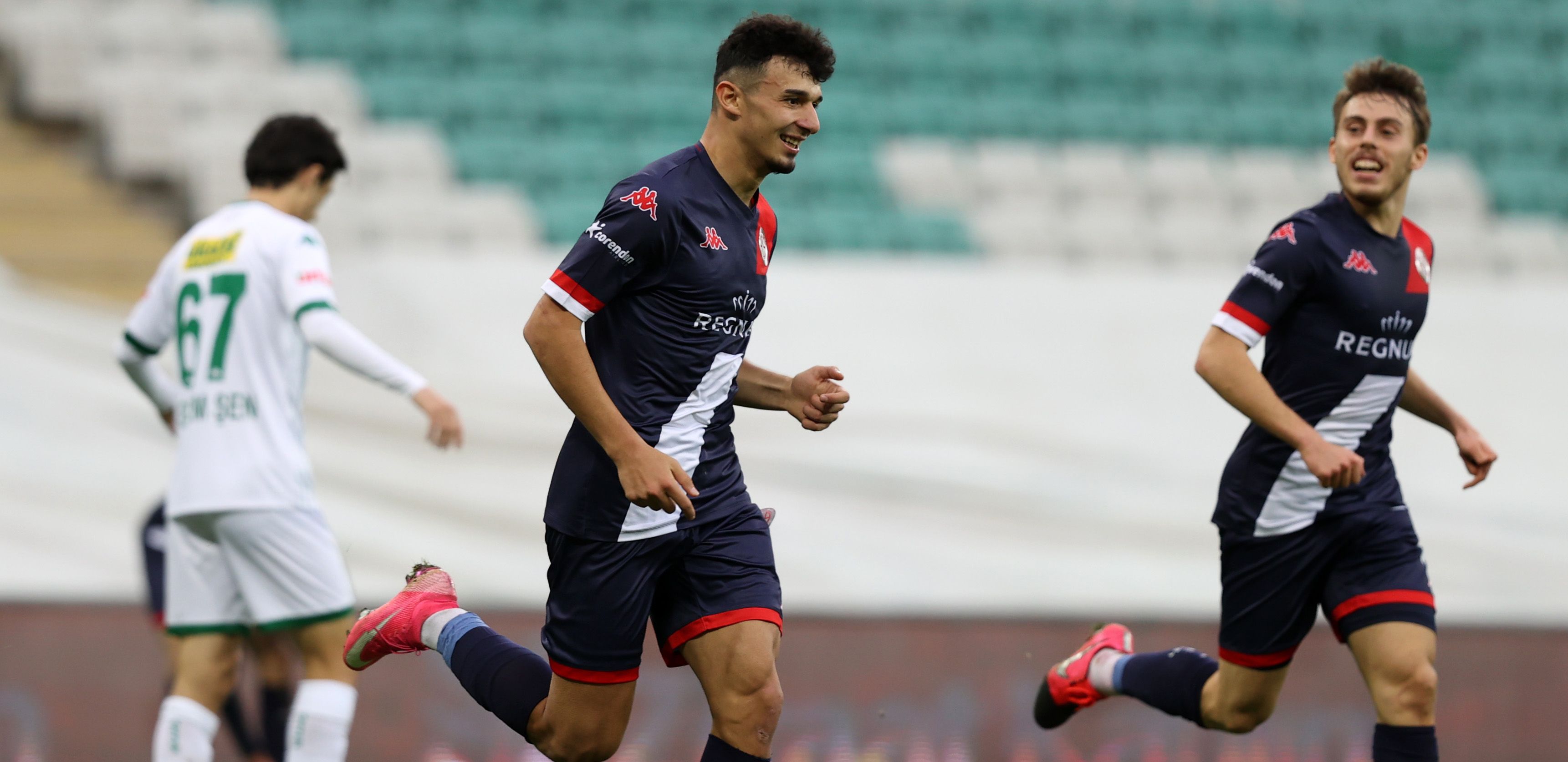 Gokdeniz Bayrakdar Antalyaspor Goal Celebration vs. Bursaspor 01/12/21