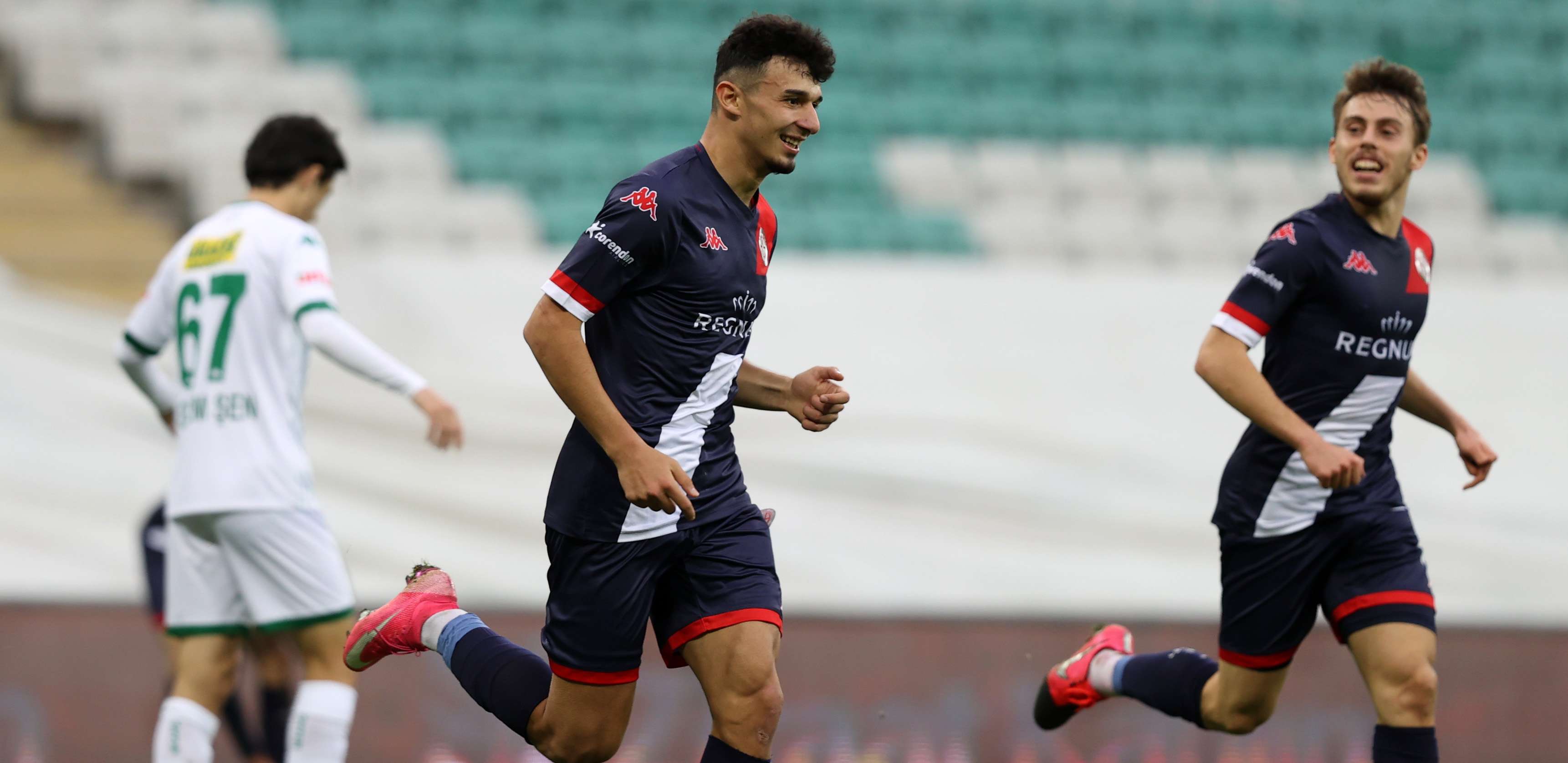Gokdeniz Bayrakdar Antalyaspor Goal Celebration vs. Bursaspor 01/12/21