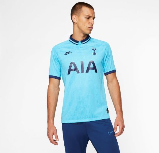 Tottenham terceiro uniforme