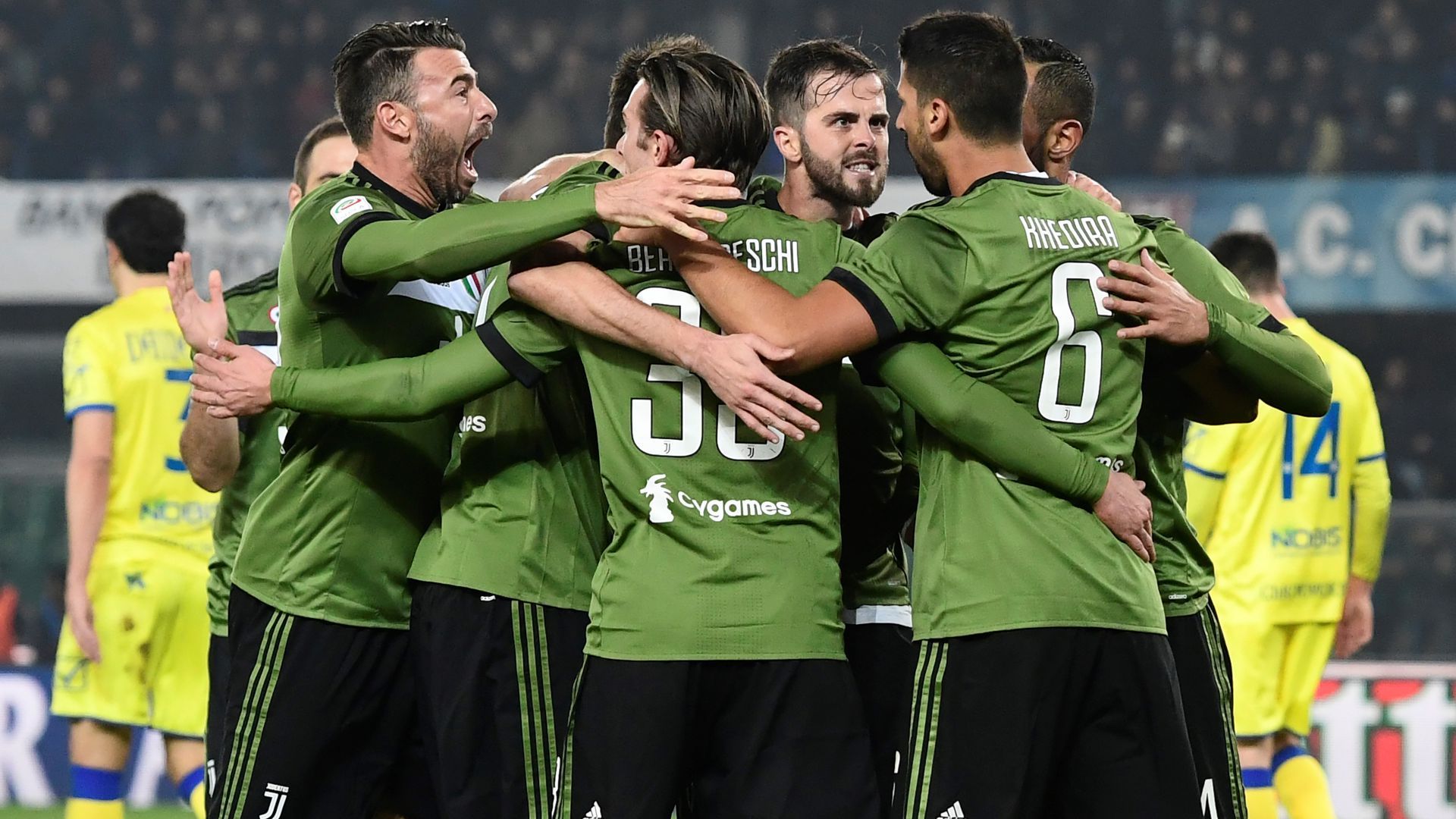 Juventus celebrates Khedira goal against Chievo 27012018