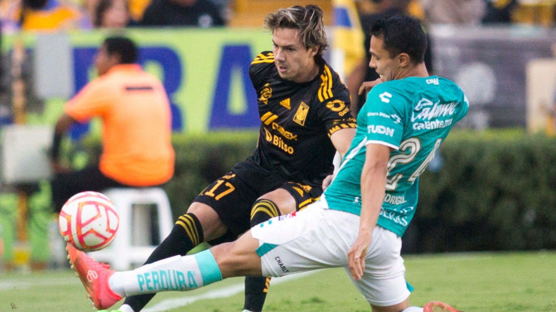 Sebastían Córdova Jaine Barreiro Tigres León