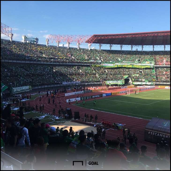 LTC - Atmosfer Stadion Gelora Bung Tomo Persebaya - Arema