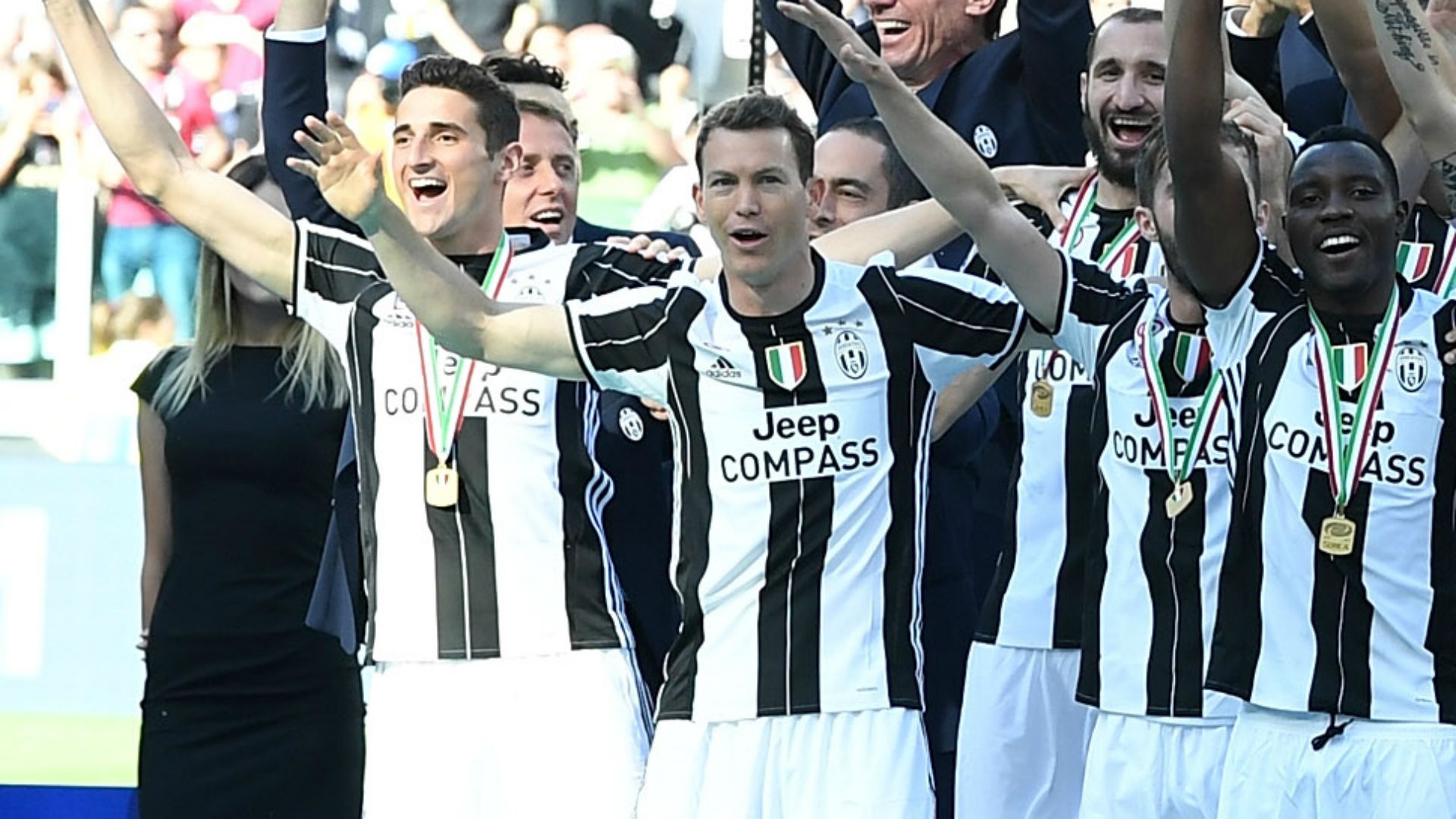 Mattiello Lichtsteiner Juventus Serie A