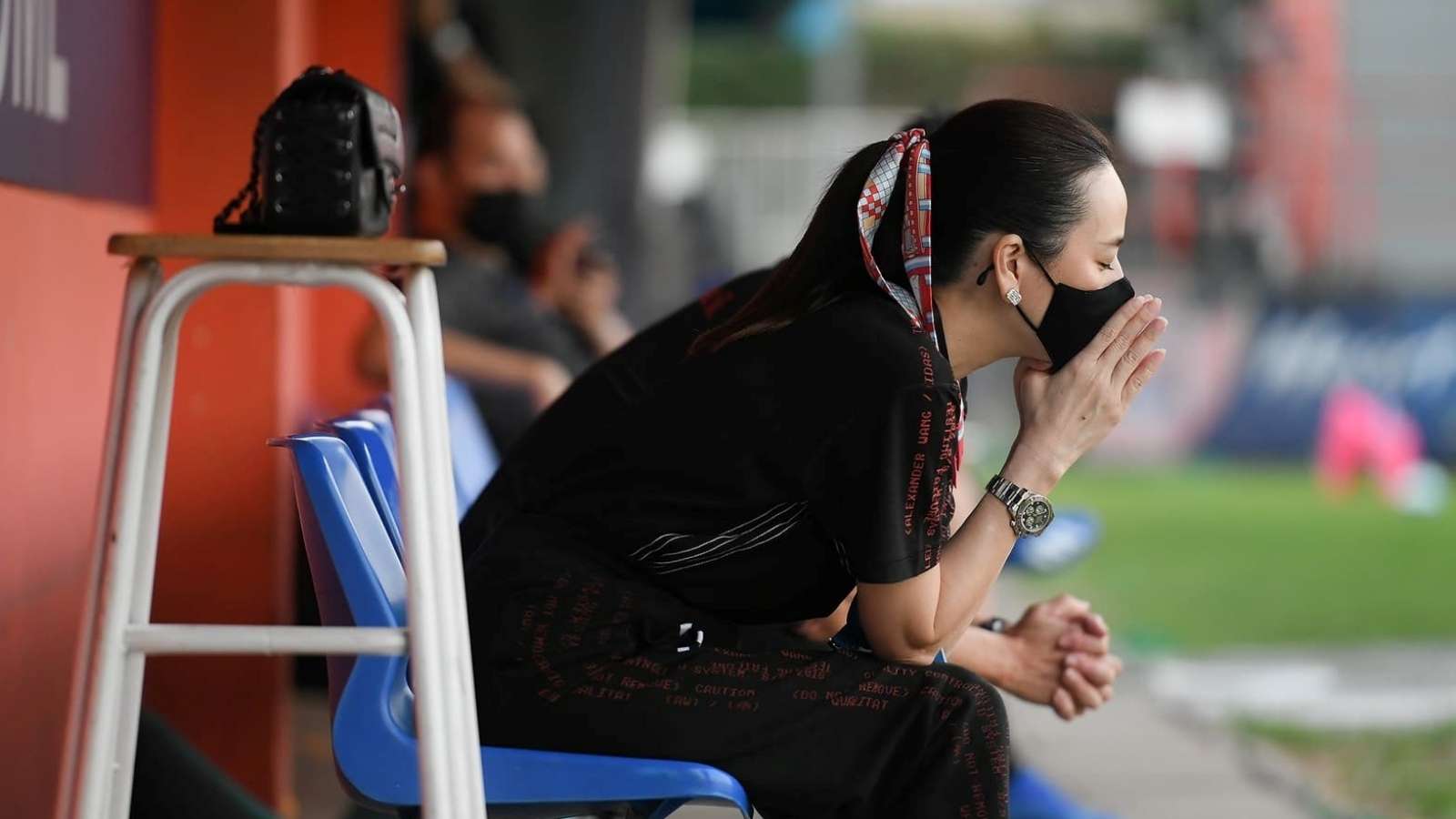 นวลพรรณ ล่ำซำ