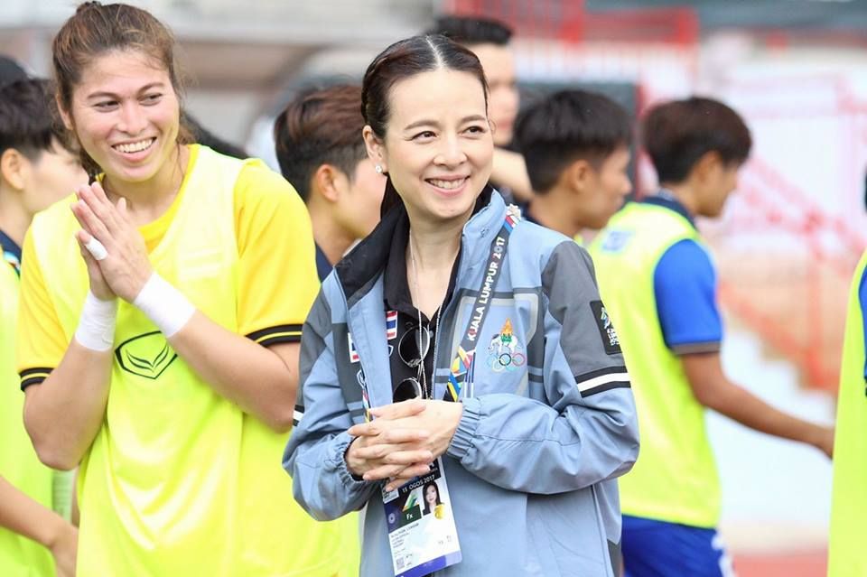 นวลพรรณ ล่ำซำ