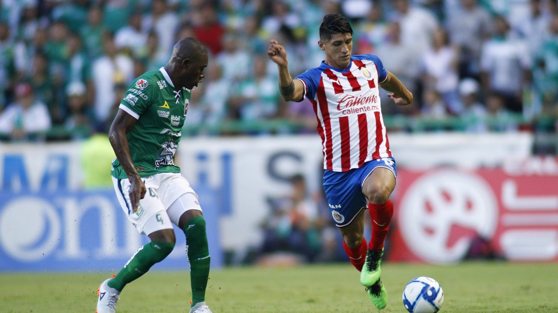 León Chivas Andrés Mosquera Alan Pulido