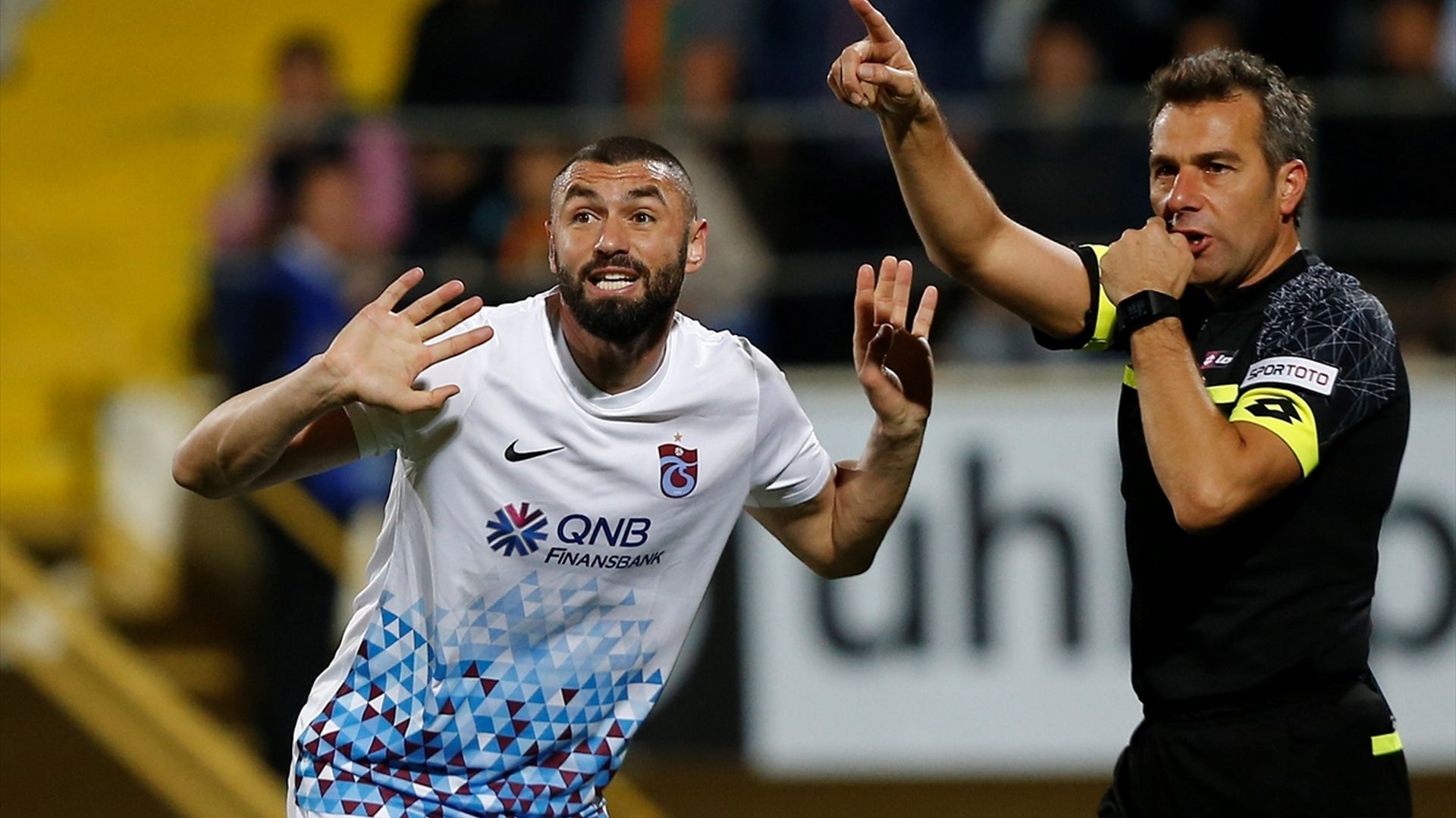 Burak Yilmaz Serkan Cinar Trabzonspor 2242018