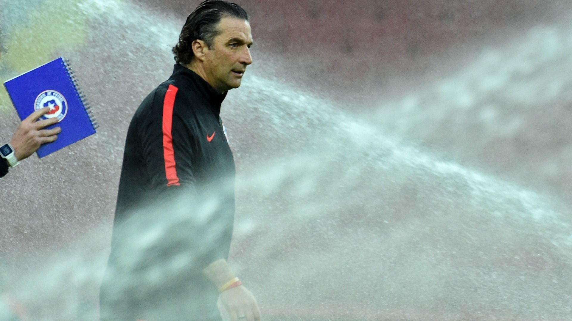 Juan Antonio Pizzi Chile training 170617
