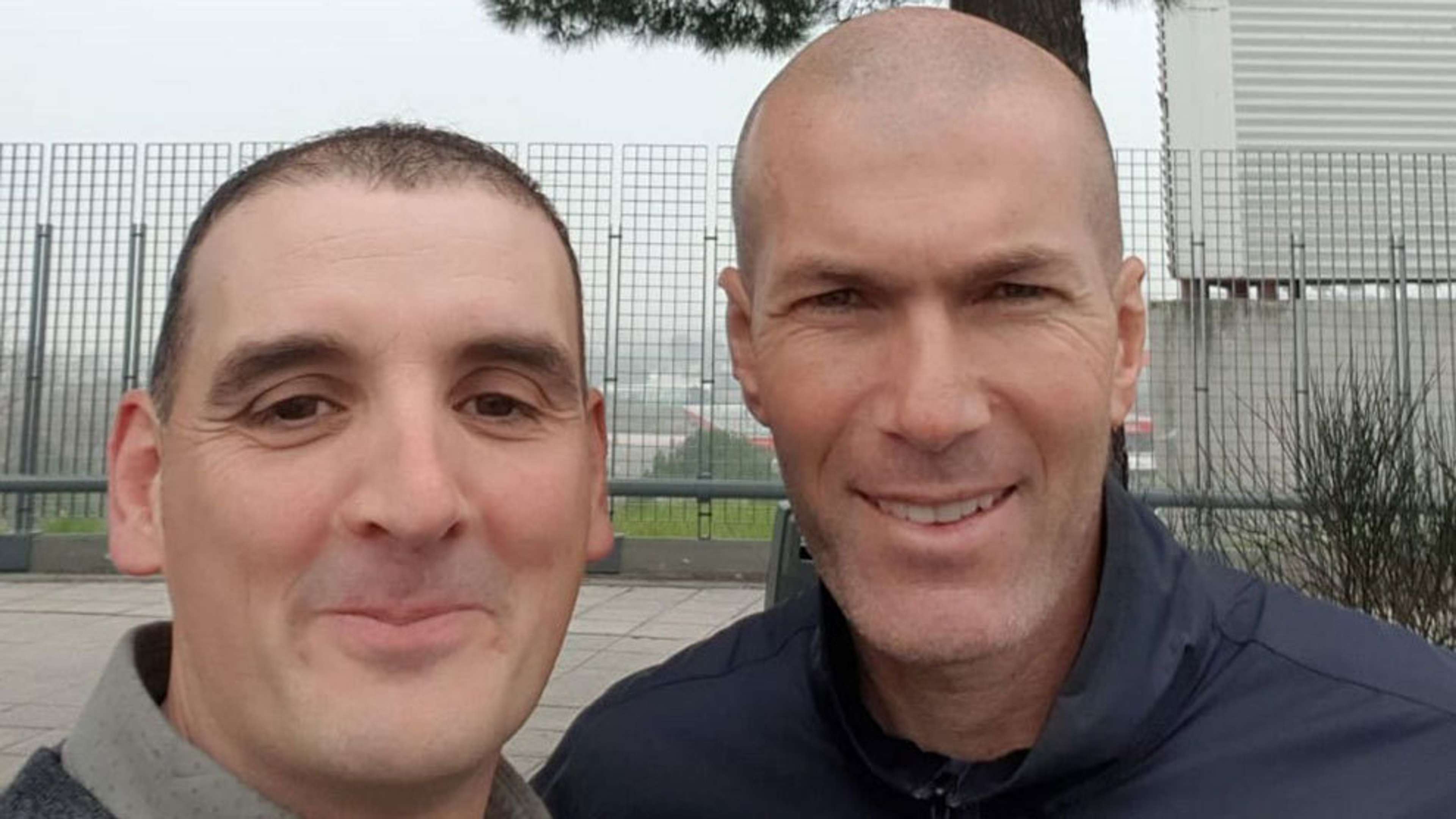 Zidane selfie after car crash