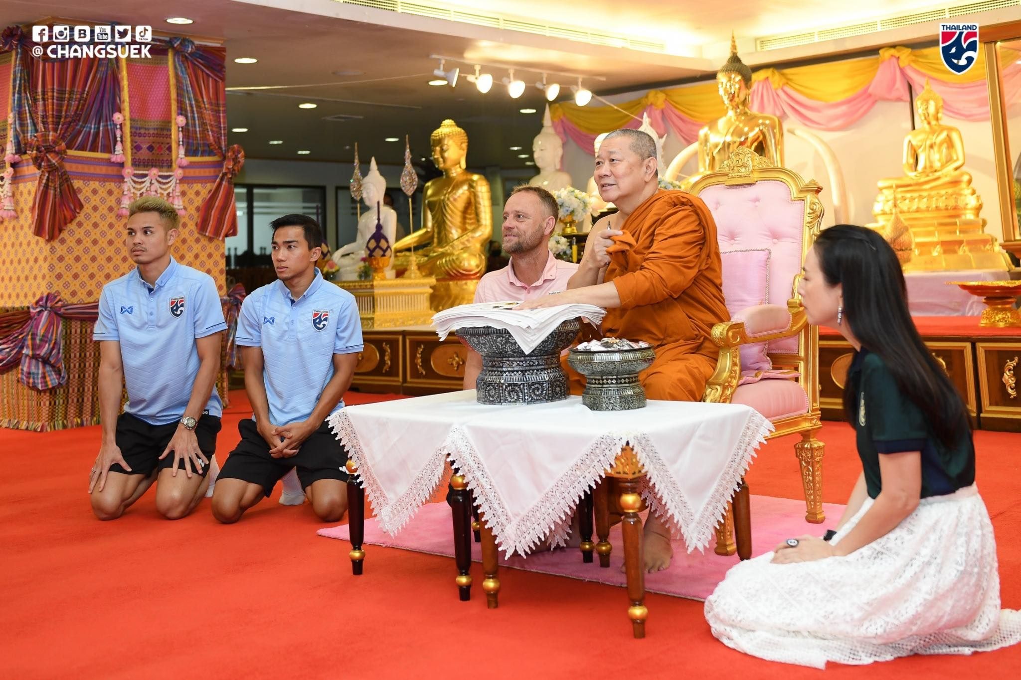 นวลพรรณ ล่ำซำ