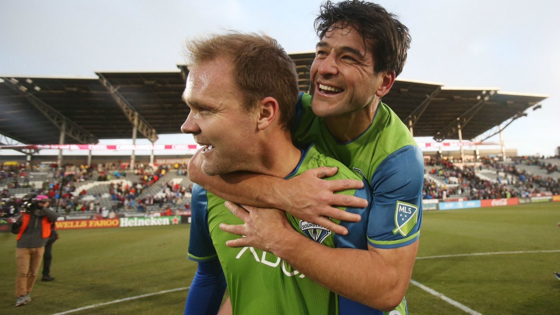 Chad Marshall Nicolas Lodeiro Seattle Sounders MLS 11272016