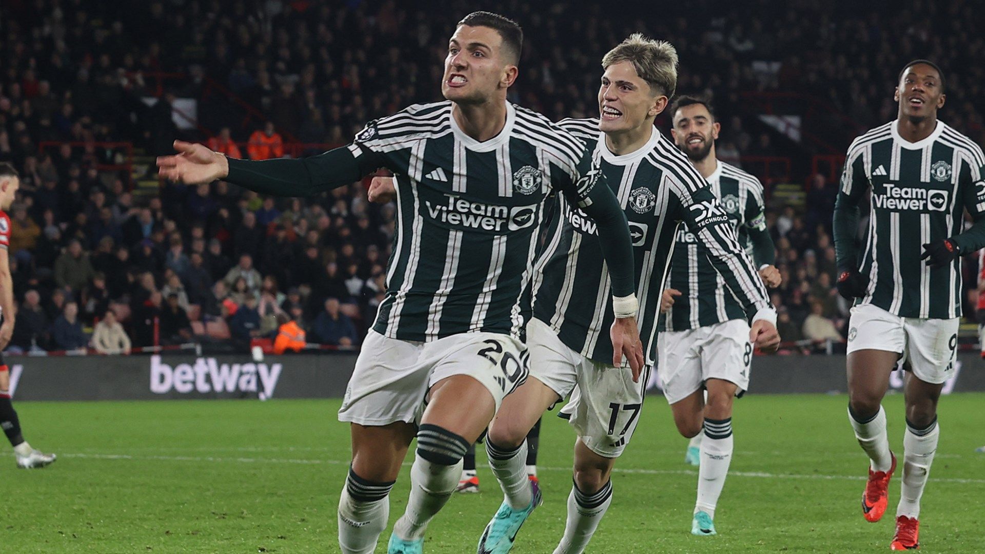 Diogo Dalot Man Utd 2023-24