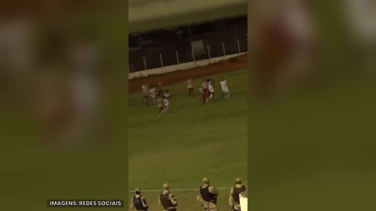 John Wilquer gol de bicicleta