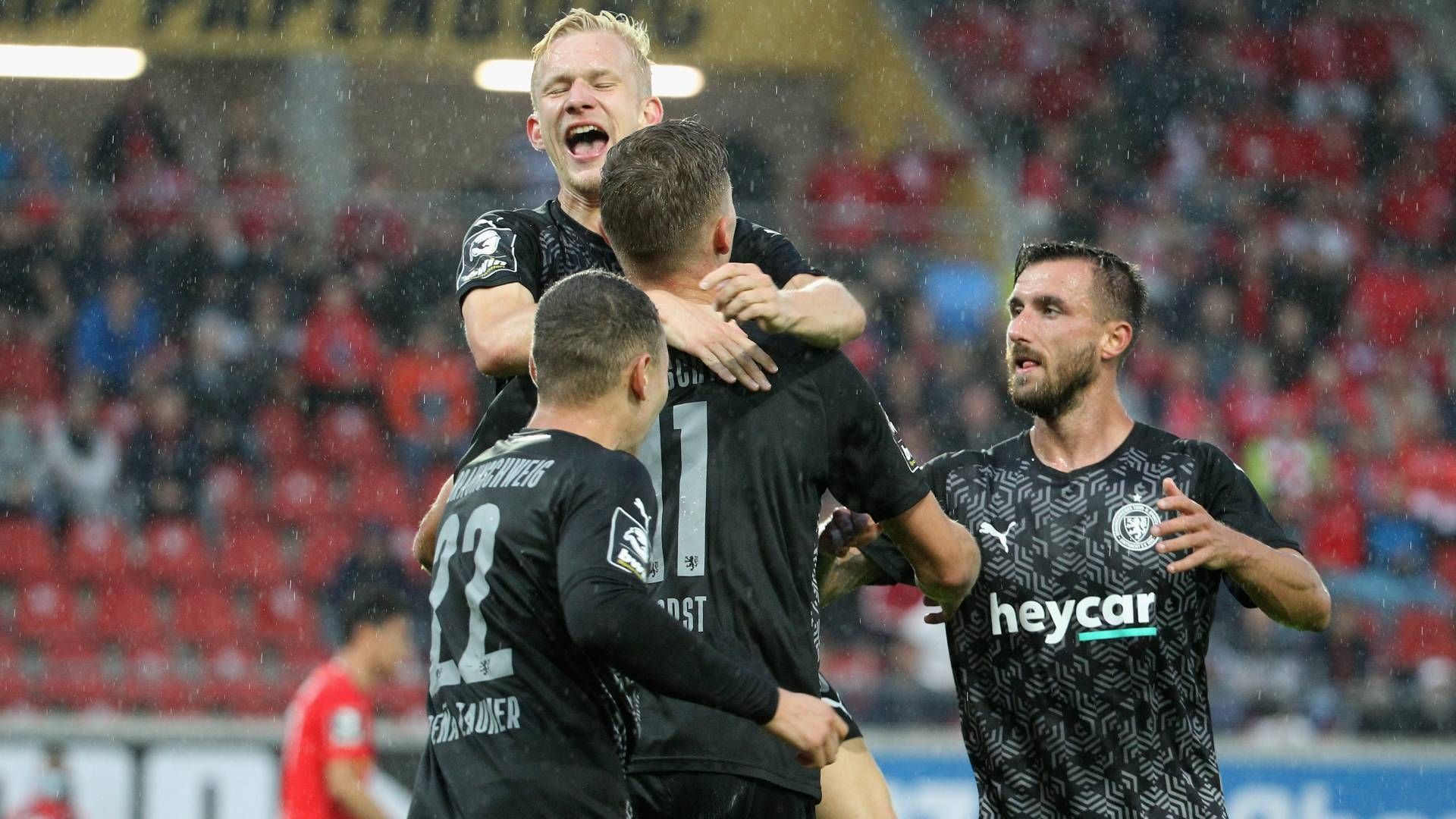 Eintracht Braunschweig Jubel