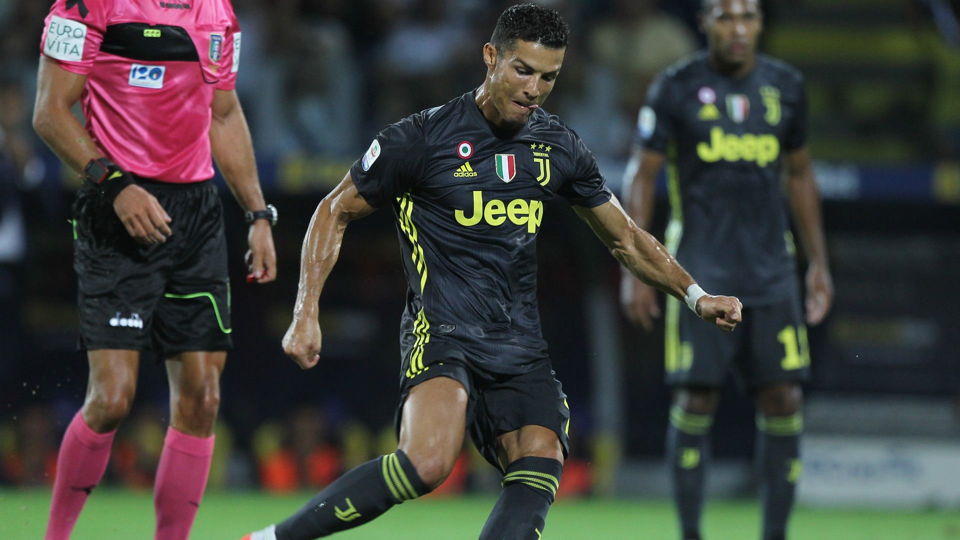 Ronaldo free kick Frosinone Juventus