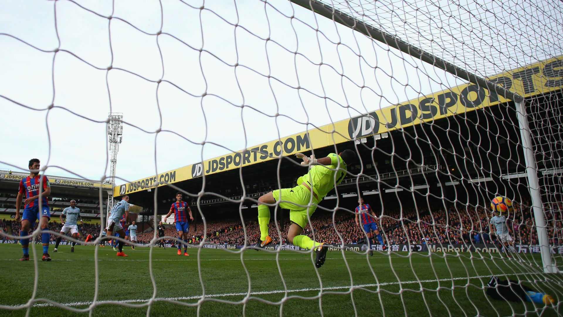 chicharito gol west ham crystal palace